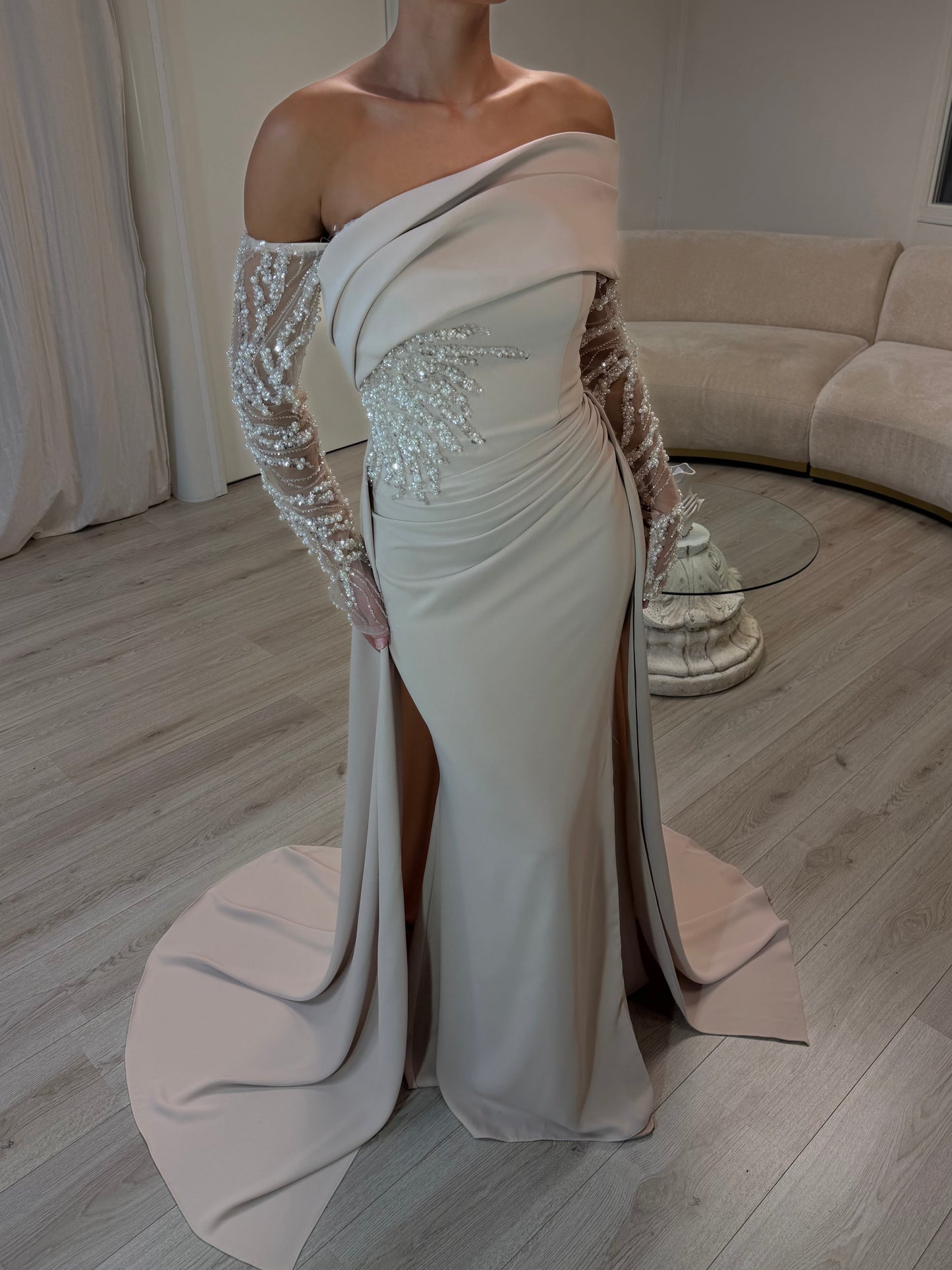 The Minara dress beige