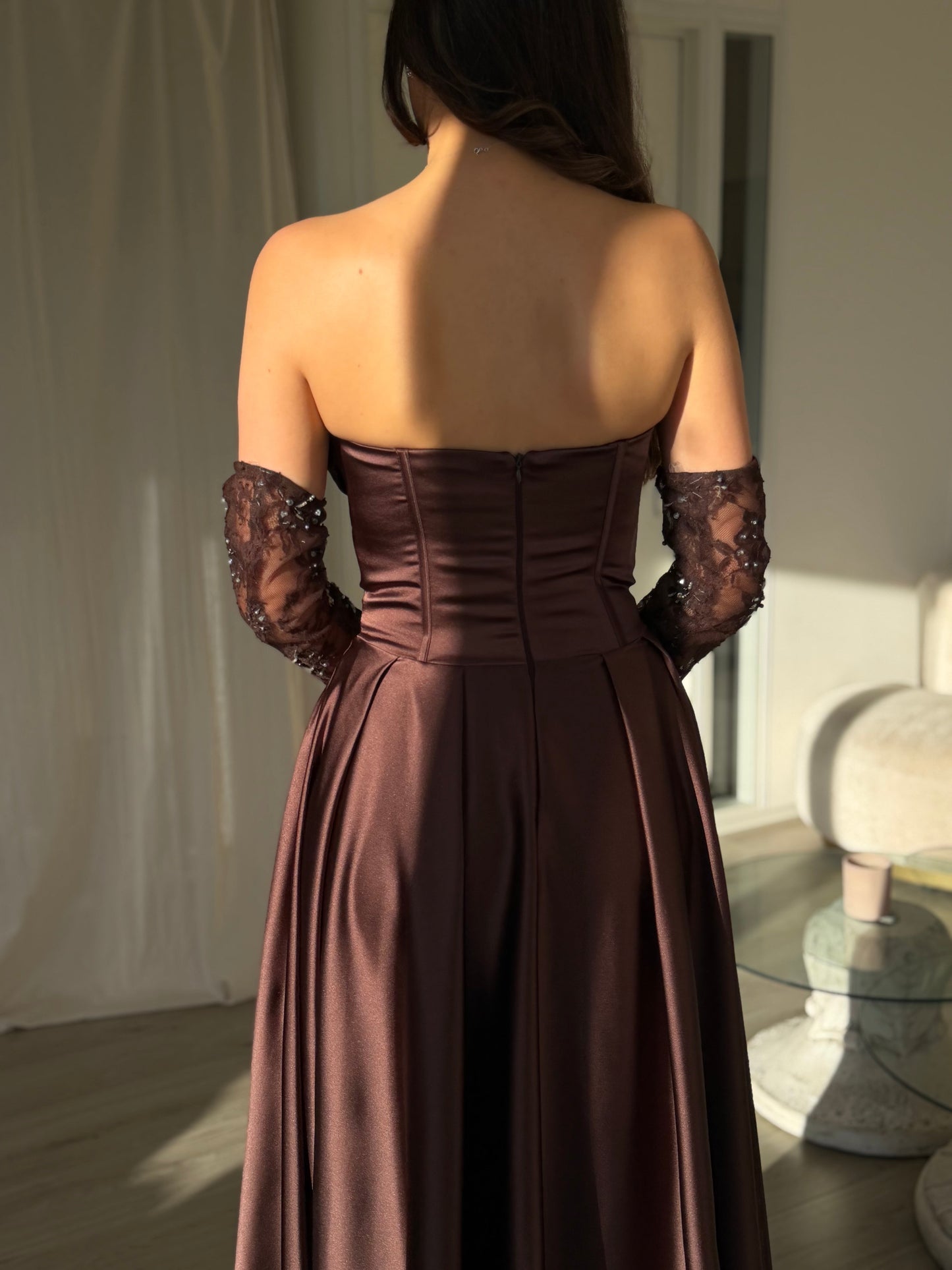 The Simona dress brown