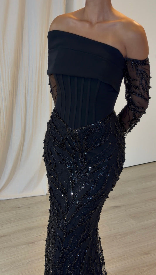 The Aleya dress black