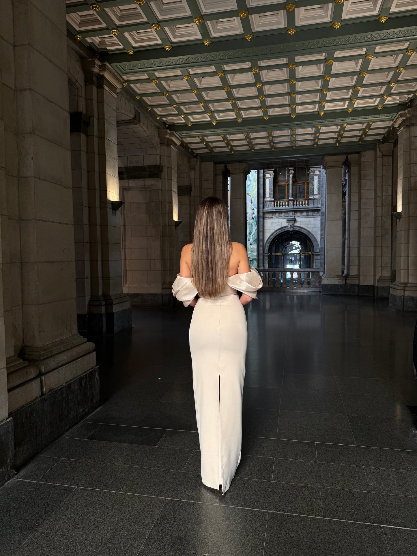 The Coco dress beige
