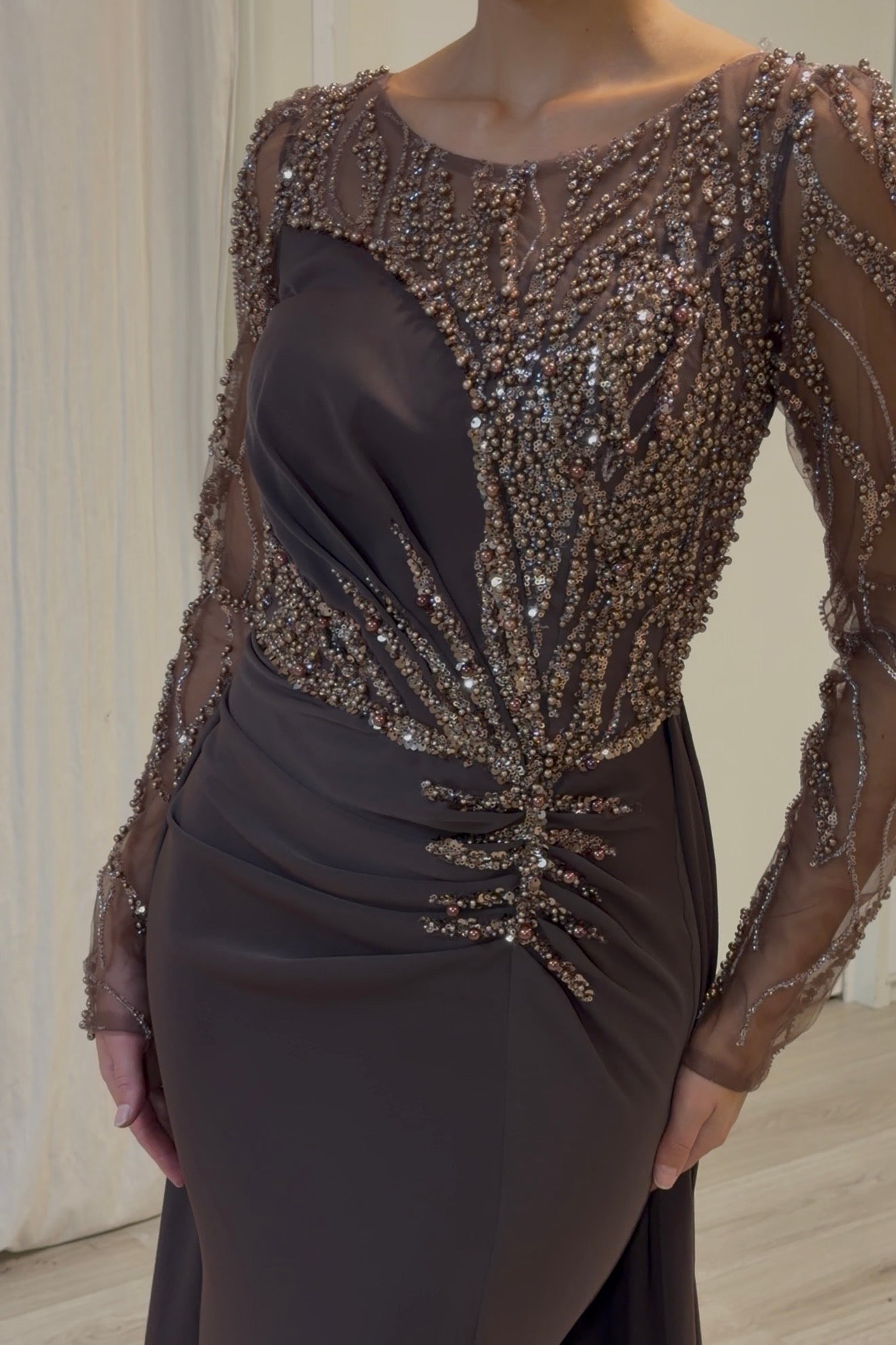 The Nevra dress brown
