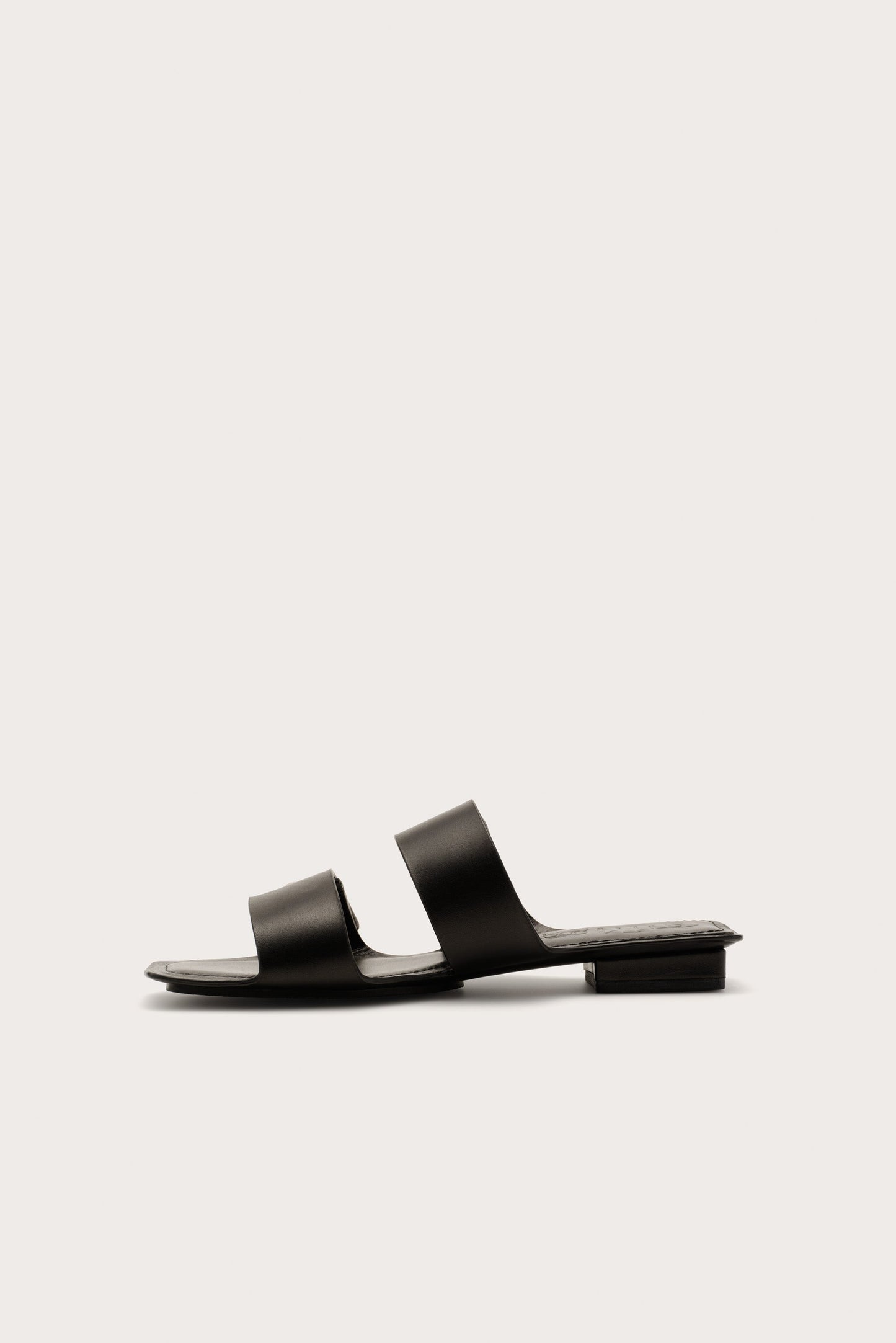 EZRA SANDAL - BLACK