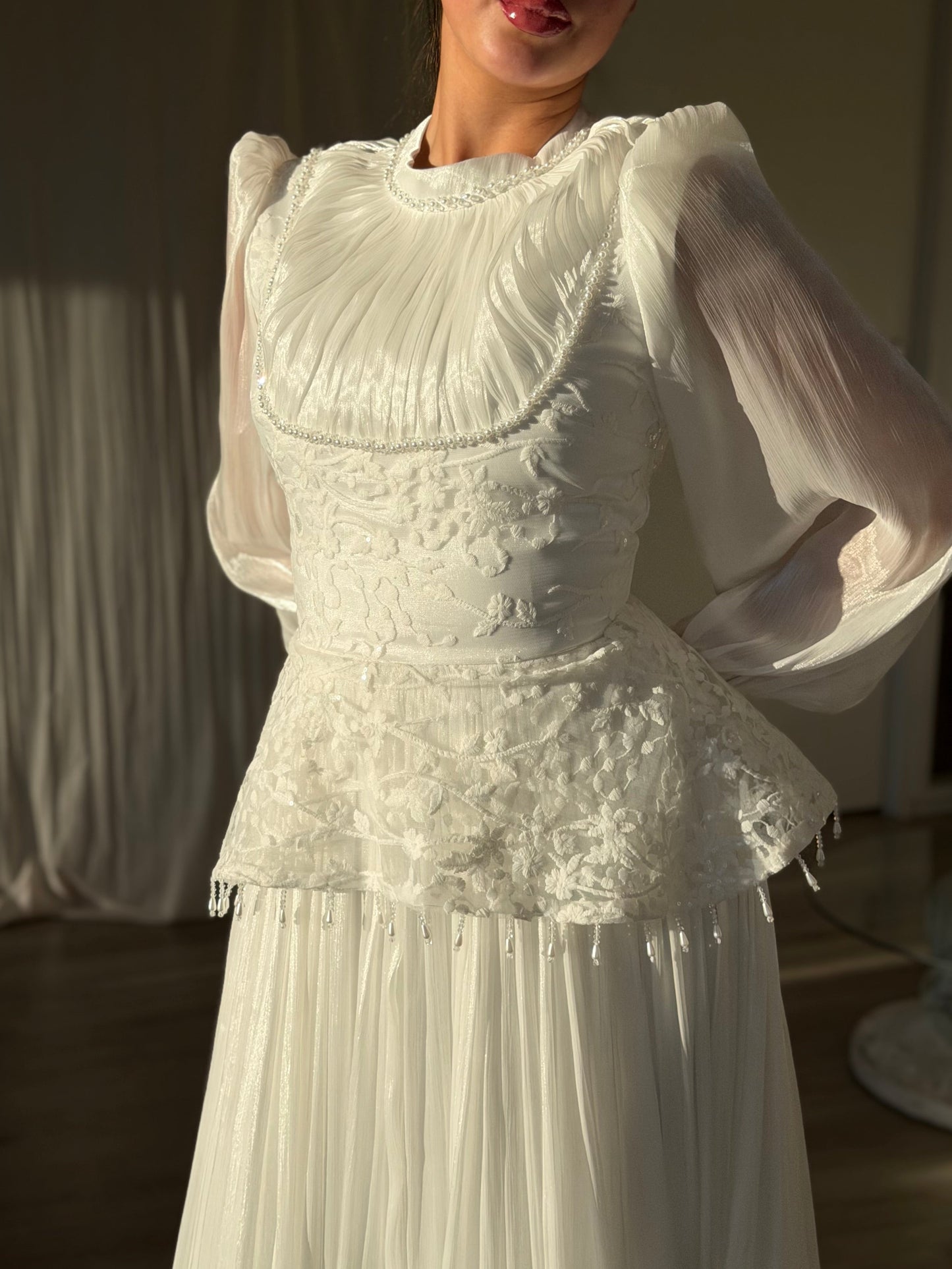 The Diora dress white