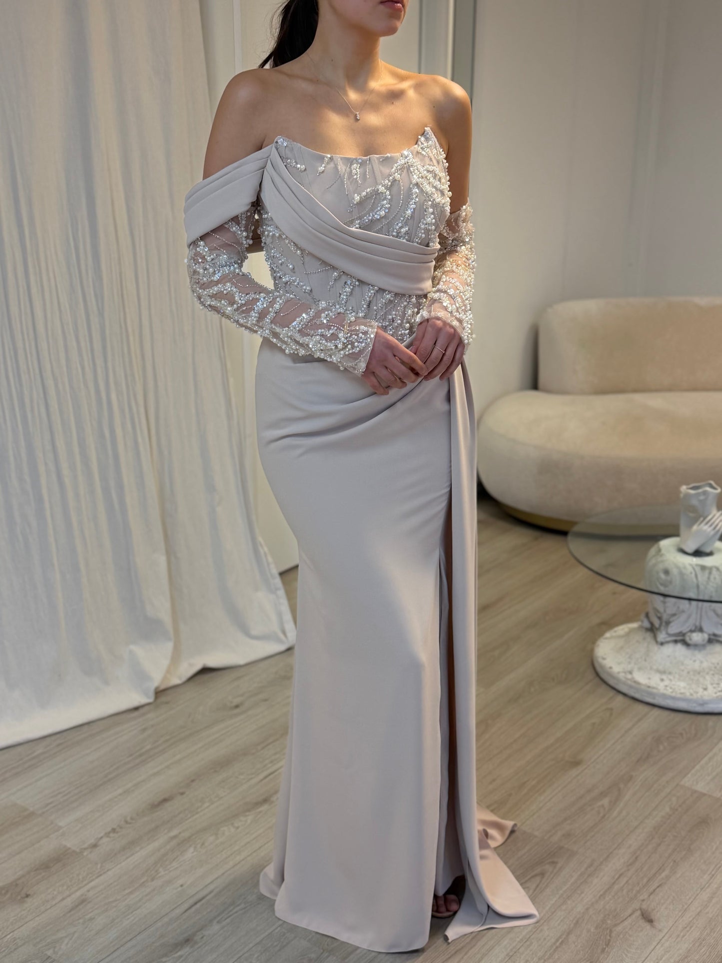 The Elanur dress beige