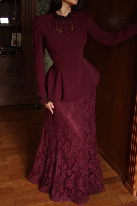 The Evelia suit plum
