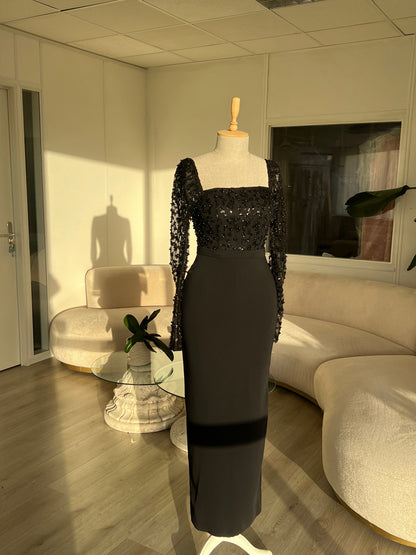 The Melek dress black