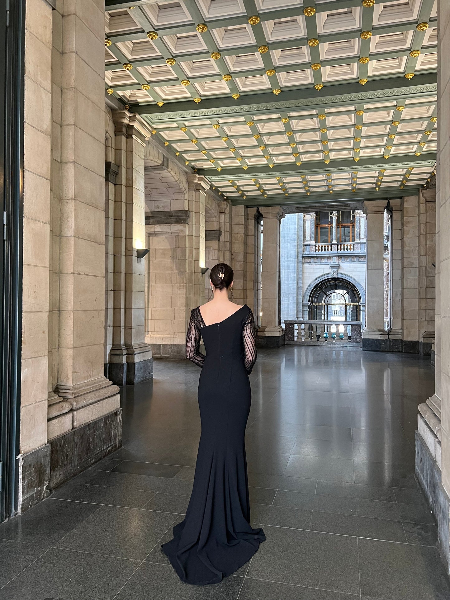 The Luna dress black