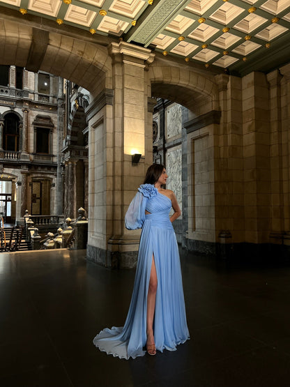 The Hira dress babyblue