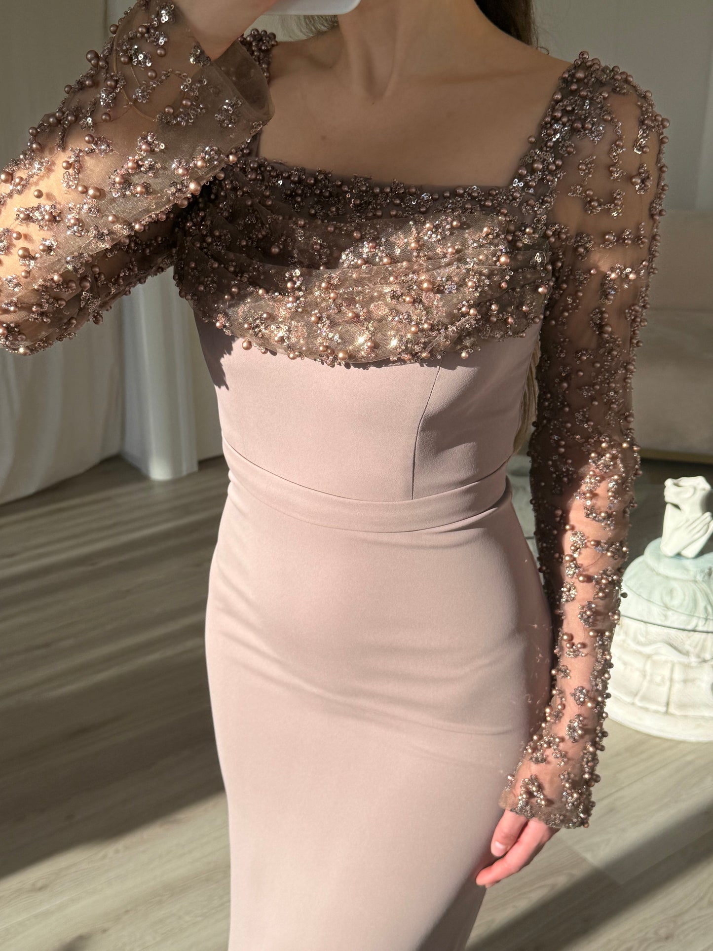 The Zahira dress taupe