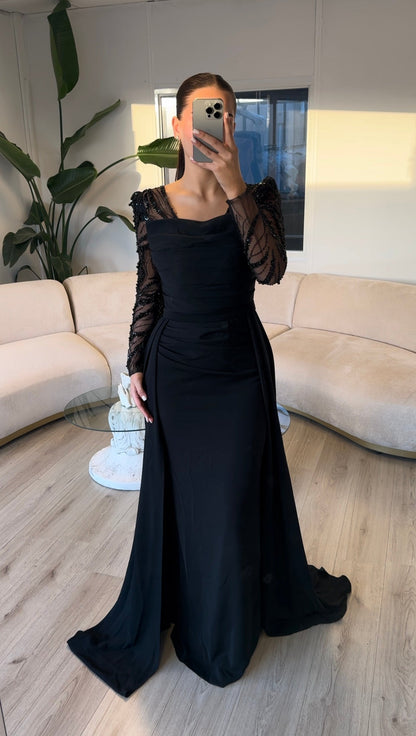 The Elora dress black