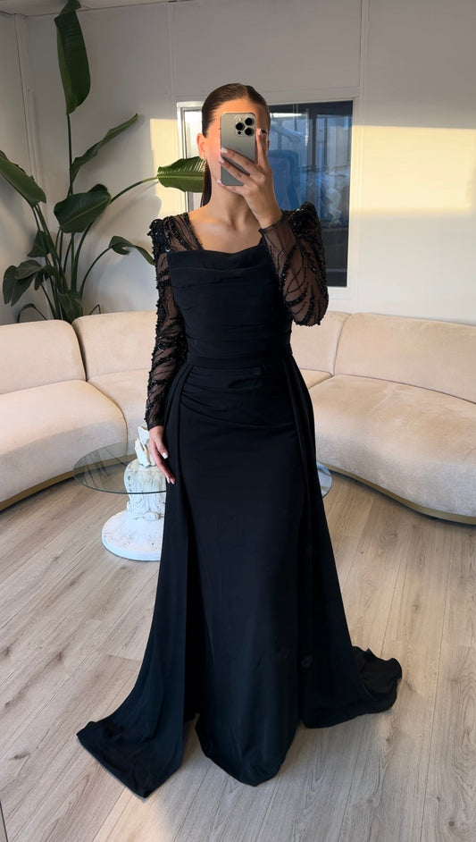 The Elora dress black