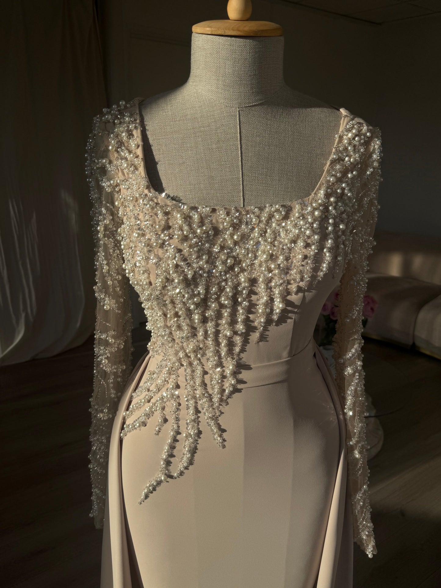 The Zeyna dress beige