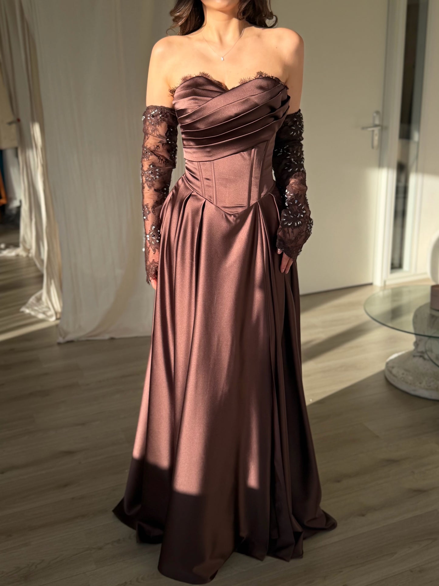The Simona dress brown