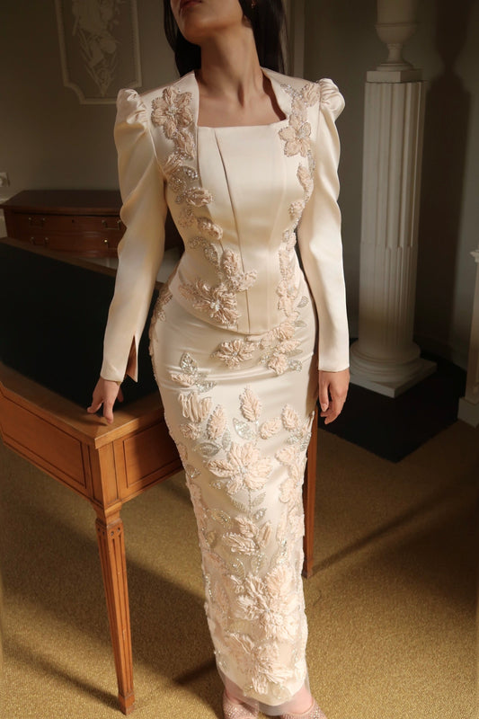 The Valentina dress beige
