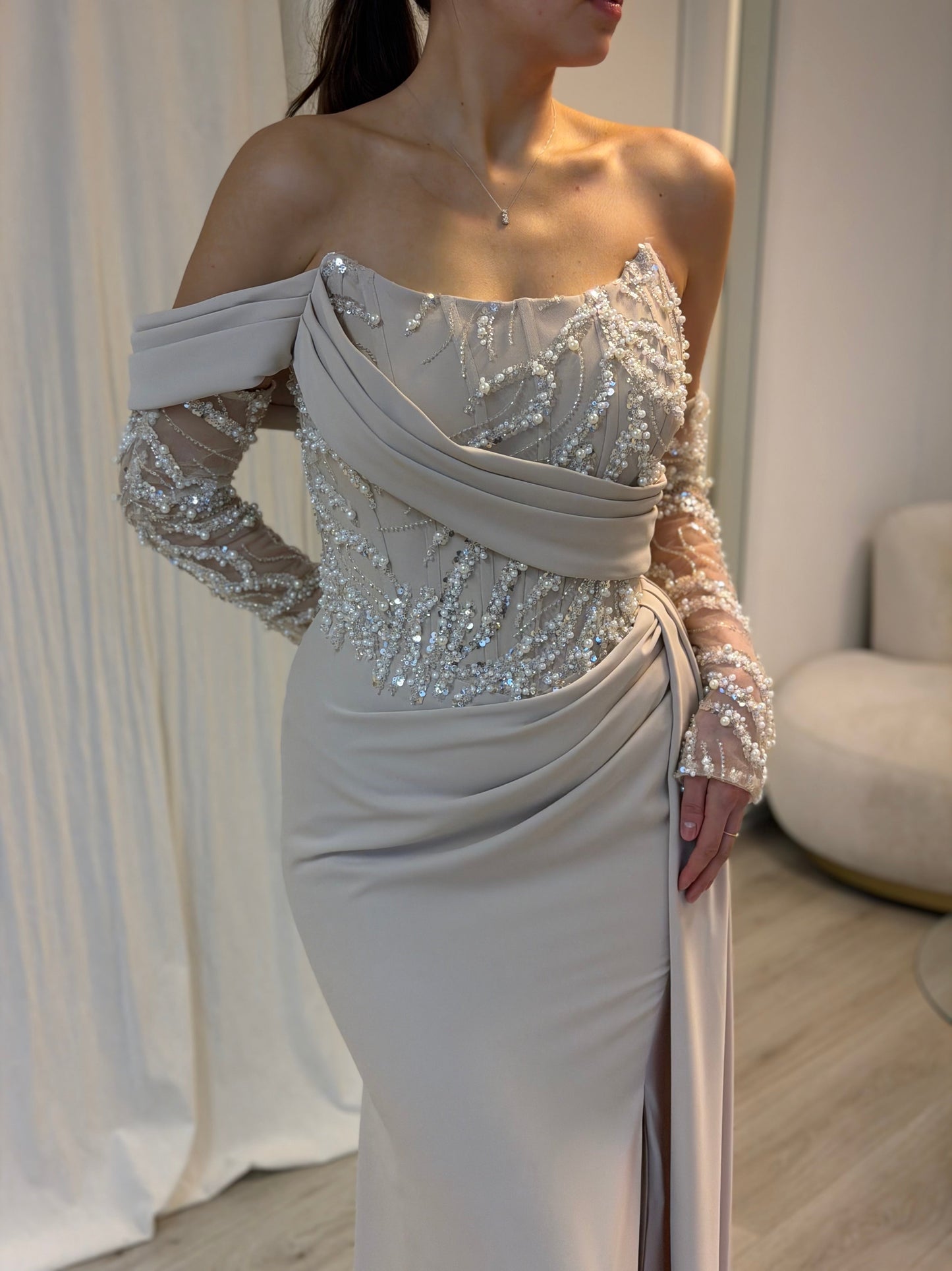 The Elanur dress beige