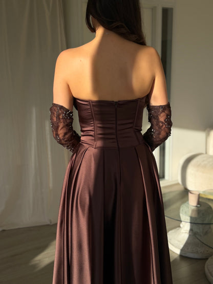 The Simona dress brown