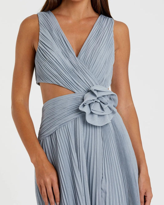 Blue Ruched Chiffon Sleeveless Gown With 3D Flower