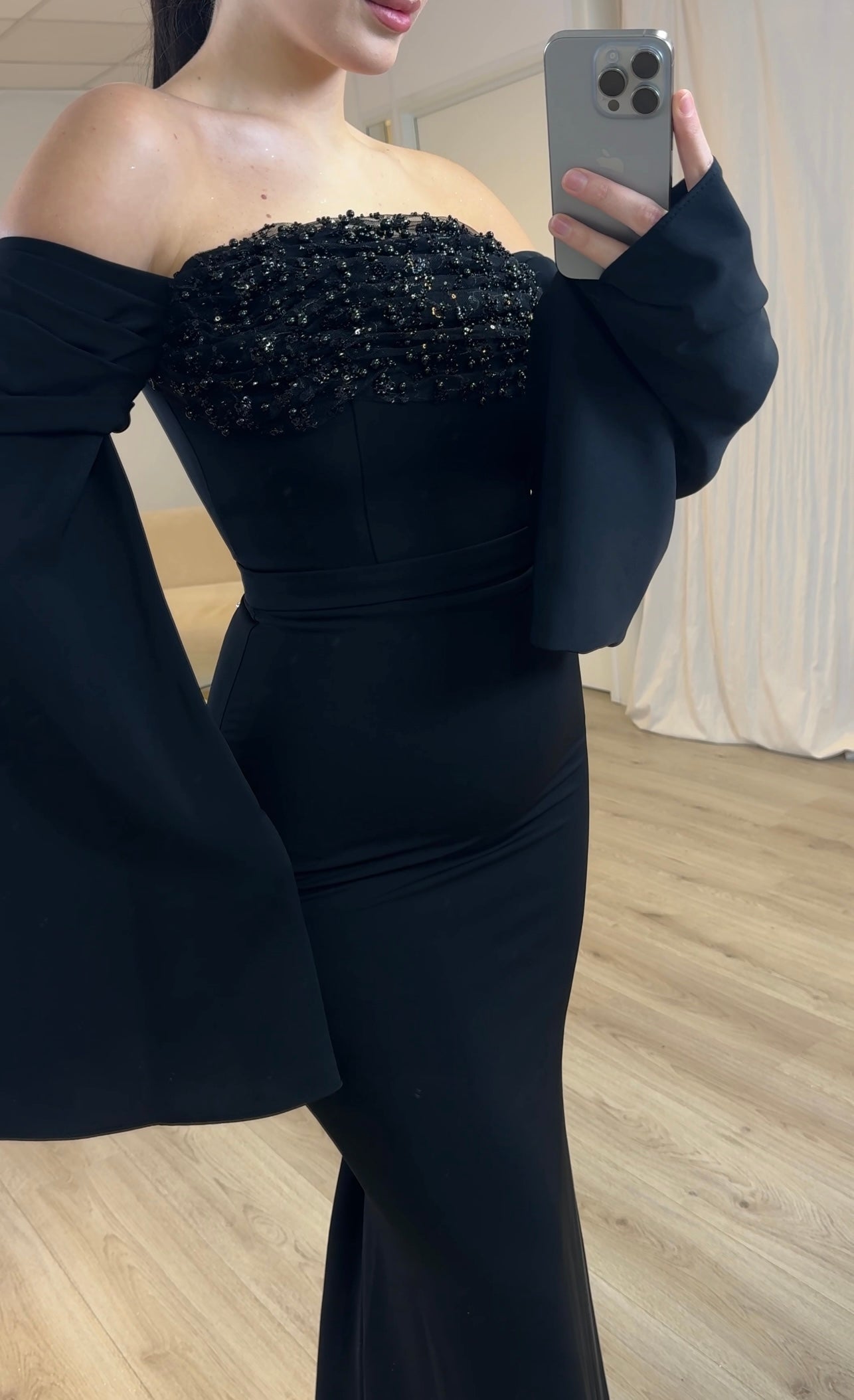 The Nara dress black
