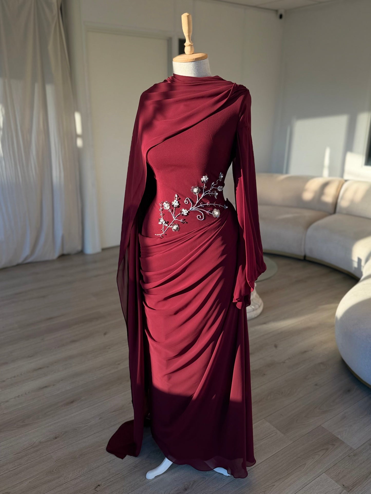 The Zehra dress burgundy
