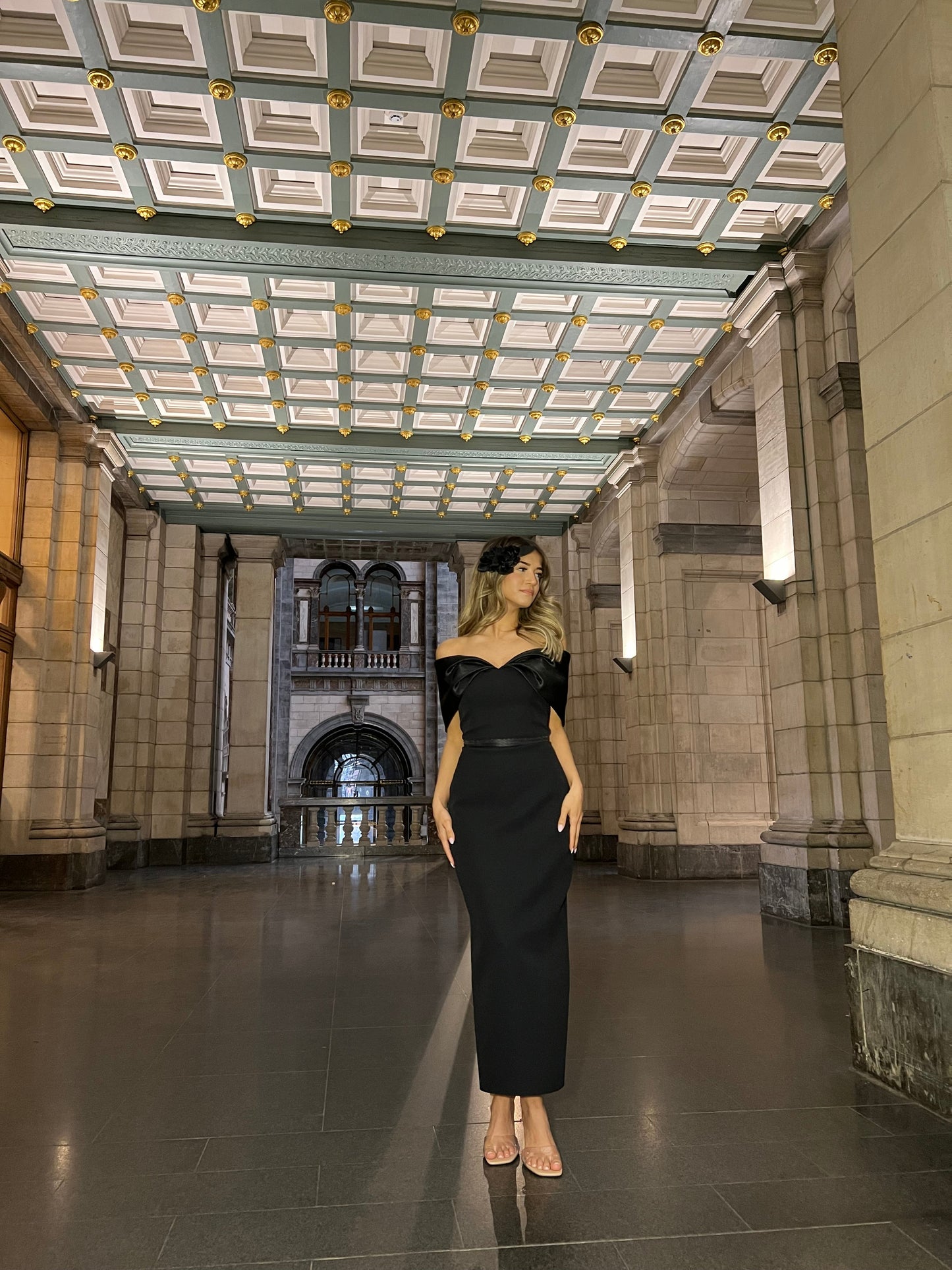 The Derin dress black