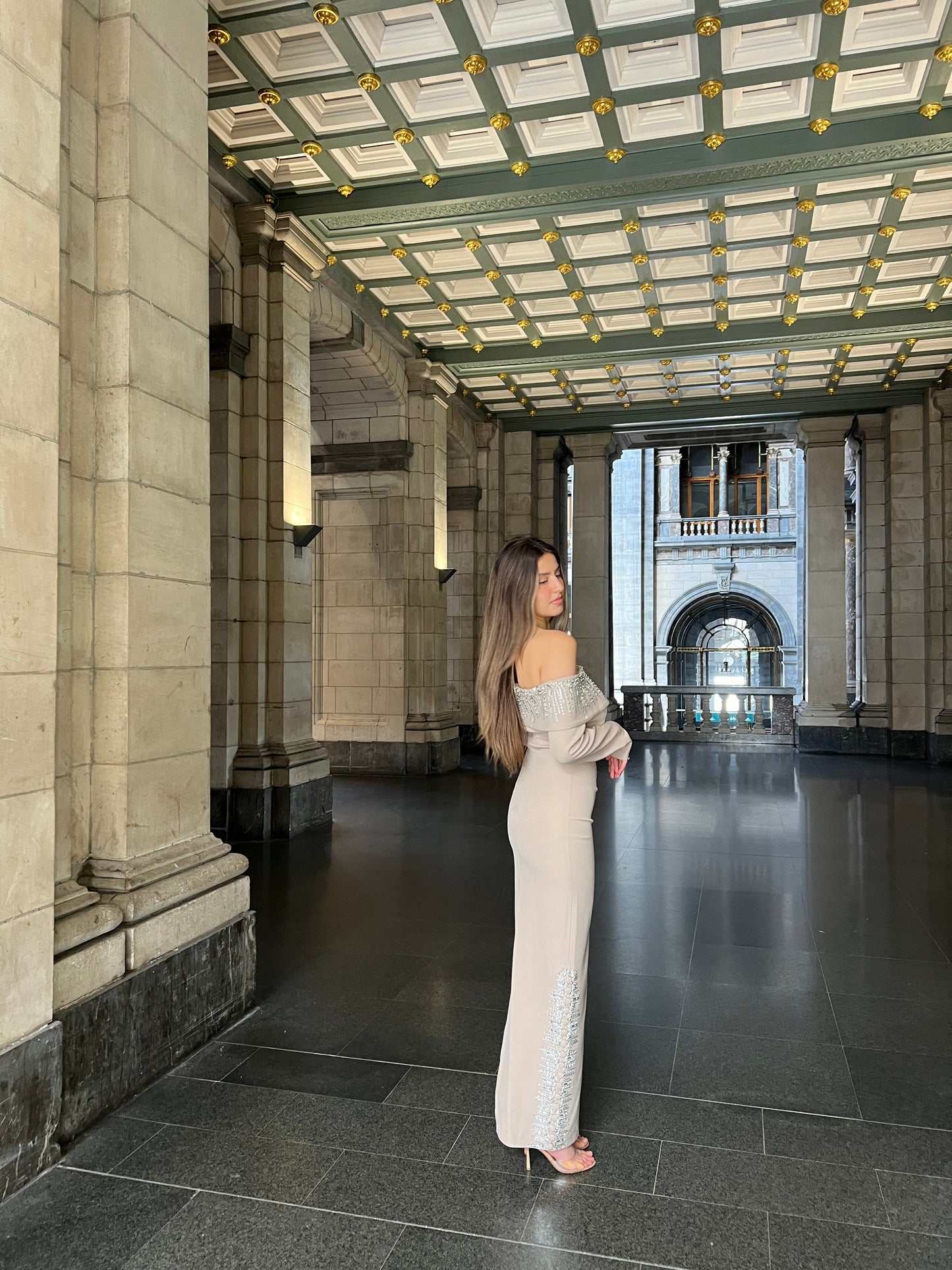 The Ezra dress beige