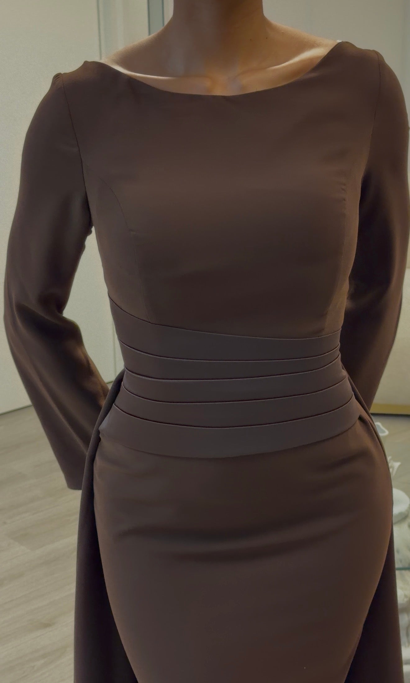 The Sina dress brown