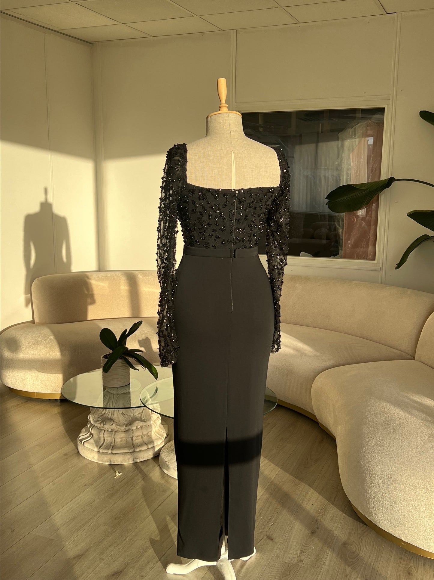 The Melek dress black