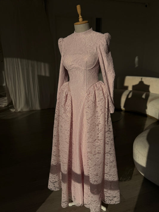 The Lori dress soft pink