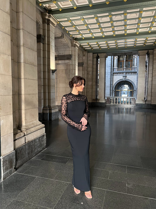 The Darla dress black
