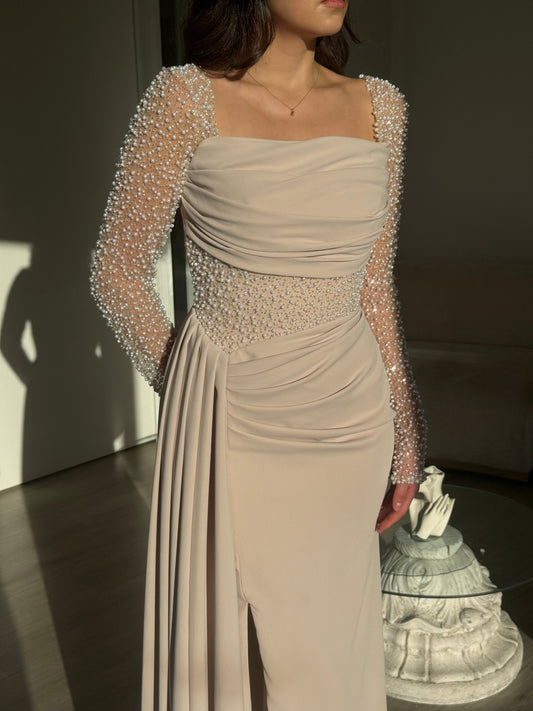 The Yara dress beige