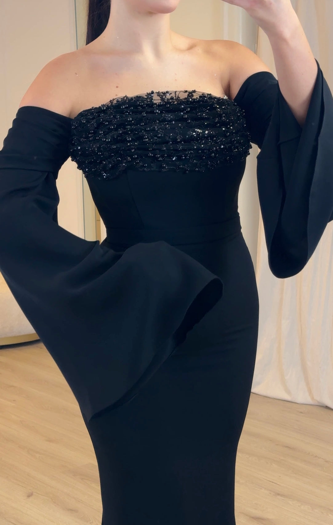 The Nara dress black