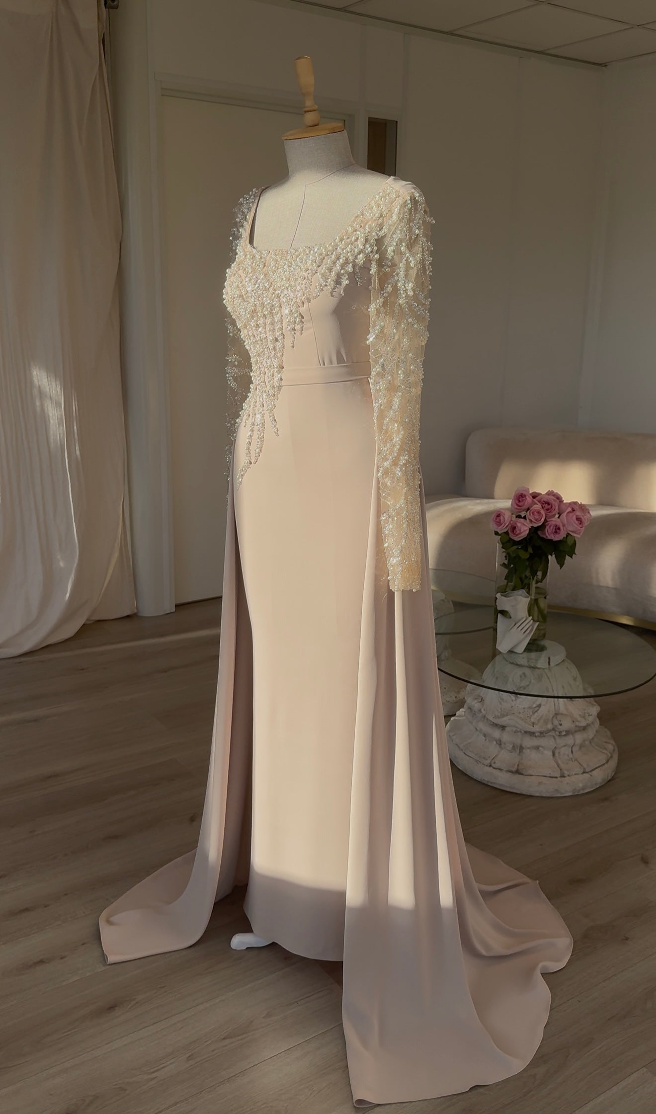 The Zeyna dress beige