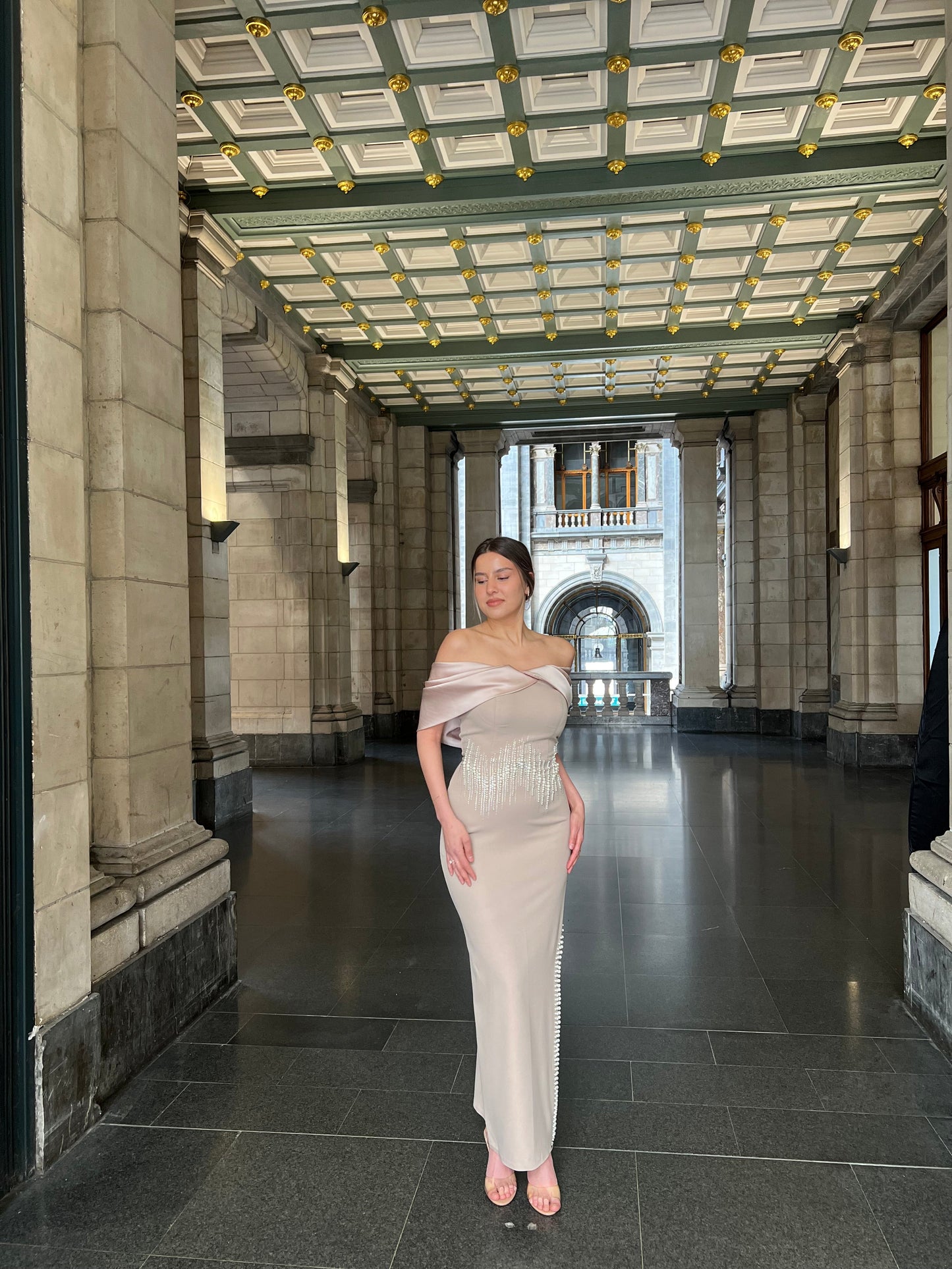 The Jennifer dress beige