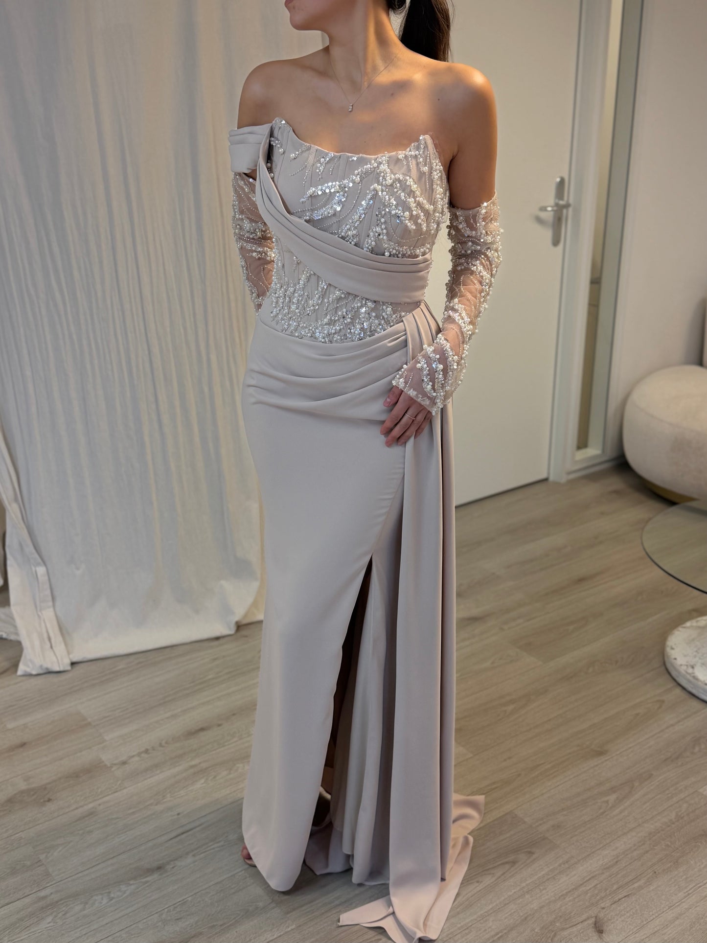 The Elanur dress beige