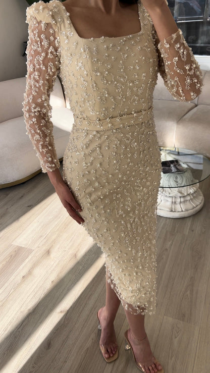 The Ayliva dress beige
