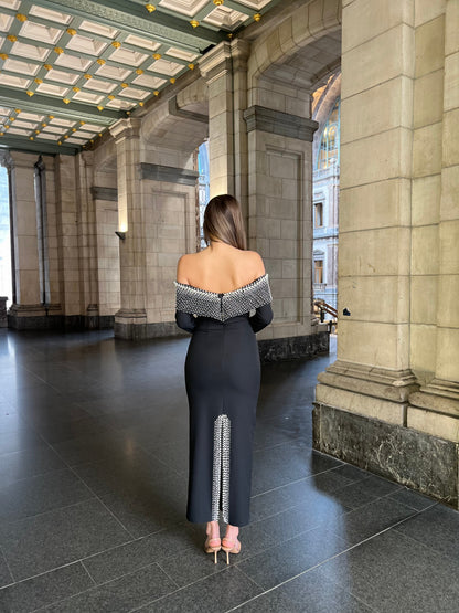 The Amela dress black
