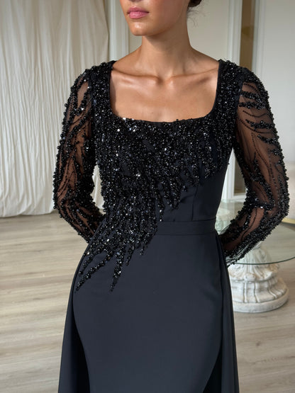 The Zeyna dress black