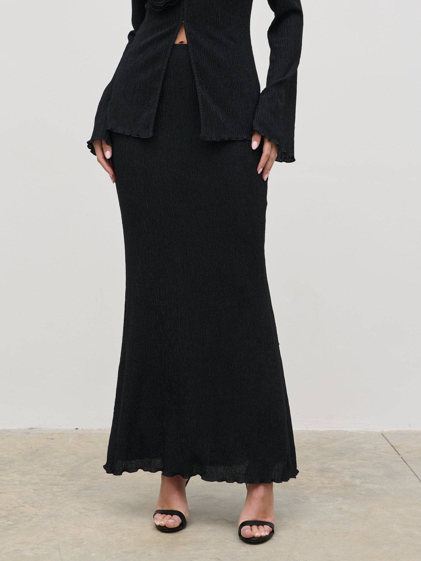 Evalina Crinkle Maxi Skirt - Black