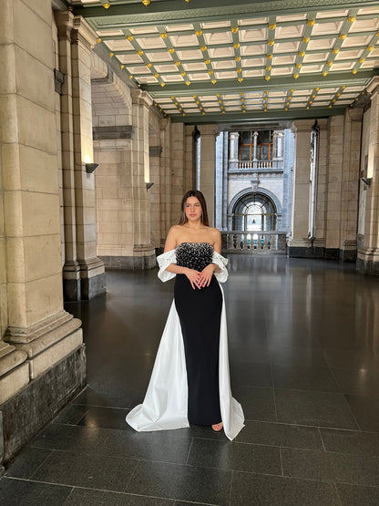 The Leena dress black and white