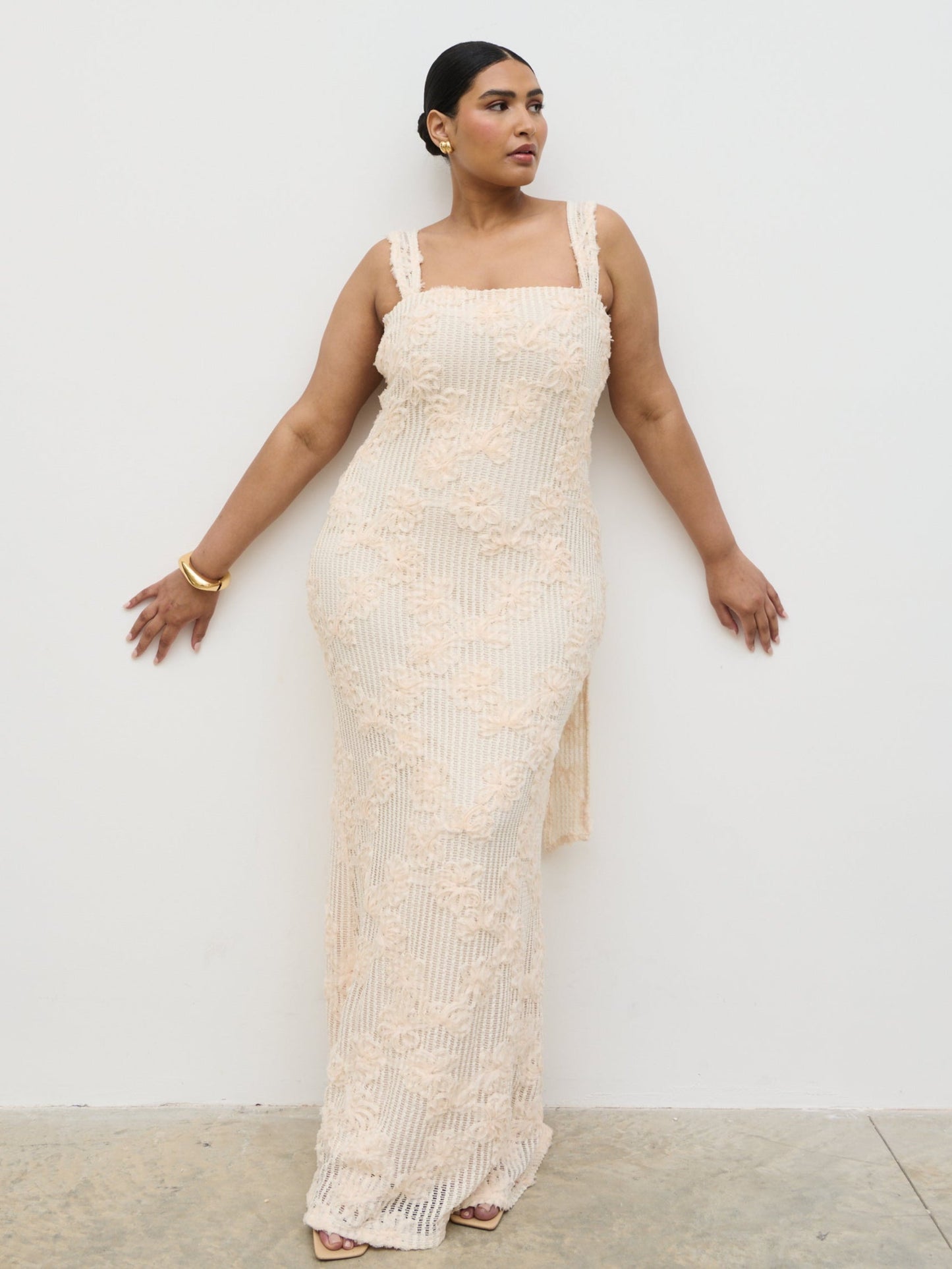Gigou Crochet Floral Maxi Dress Curve - Cream