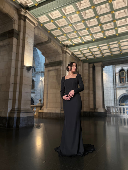 The Adina dress black