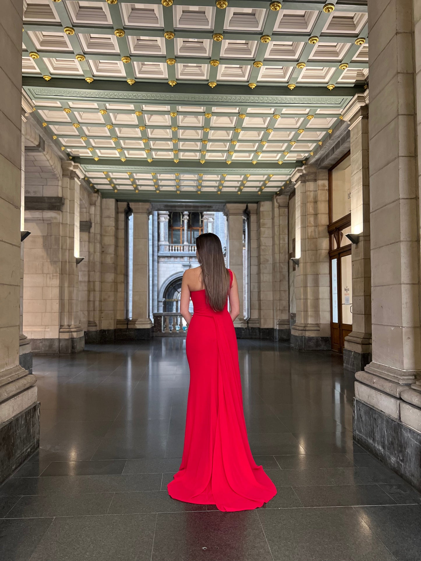 The Vanessa dress red