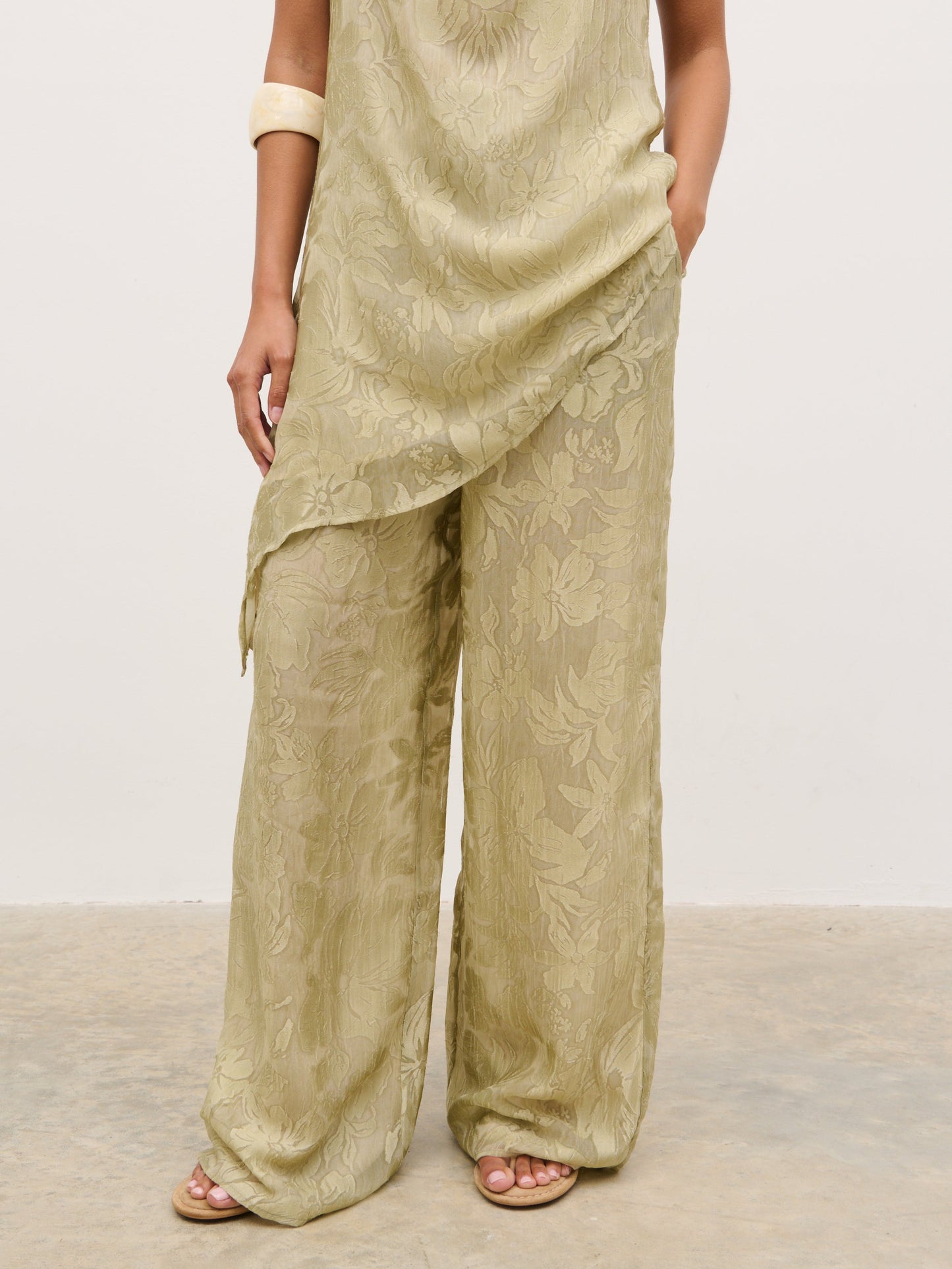 Inca Drawstring Trousers - Olive Jacquard Floral