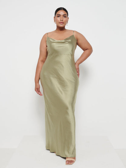 Keisha Maxi Bridesmaid Dress Curve - Matte Olive
