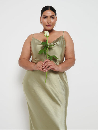 Keisha Maxi Bridesmaid Dress Curve - Matte Olive