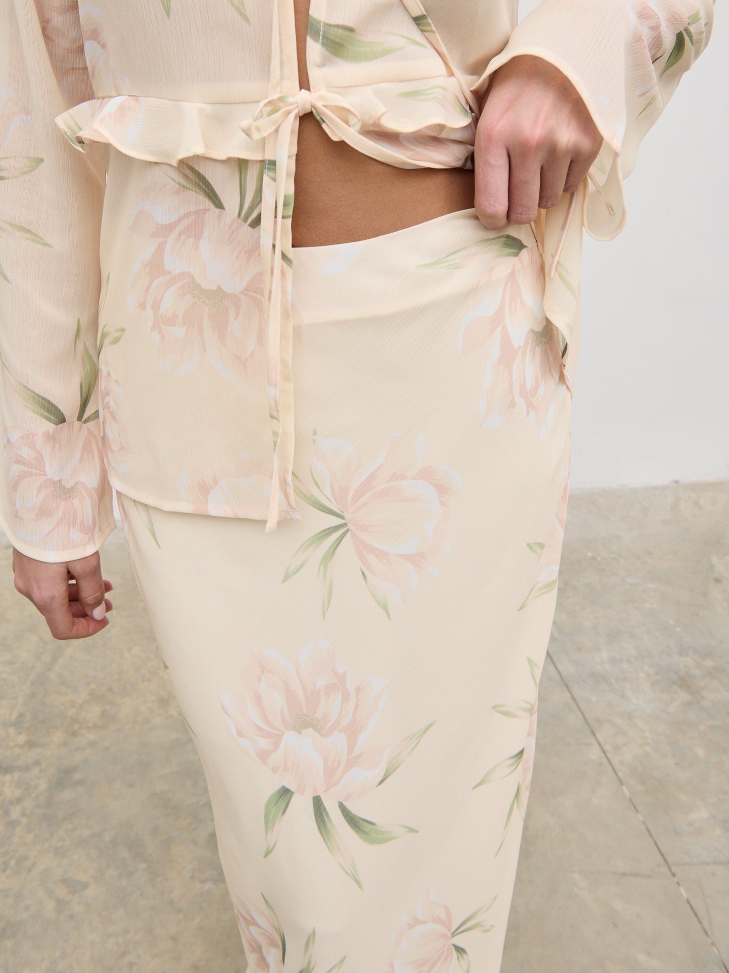 Leoni Maxi Skirt - Cream Floral
