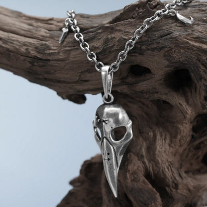 AUGUR SKULL NECKLACE